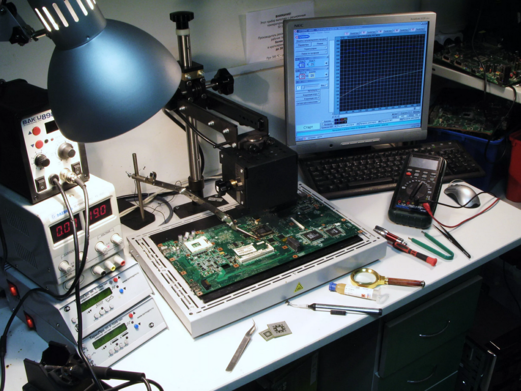 Преимущества ремонта ноутбука в сервисном центре Колор Вэйв